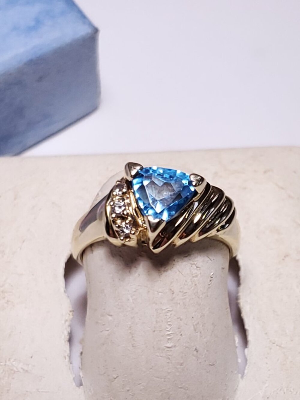 Estate .75ctw Natural Trillion Blue Topaz & Diam 14Kt YG shrimp sided Ring#24769